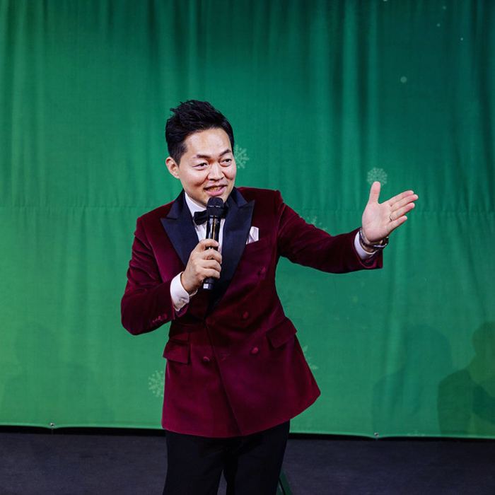 방송 스튜디오 진행 — MC 이호선 진행